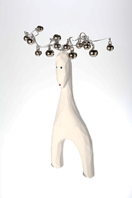 Hreind&yacute;r me&eth; bj&ouml;llum